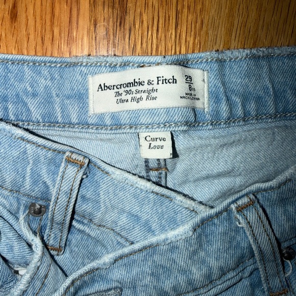 Abercrombie & Fitch Straight Jeans - Picture 4 of 9